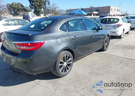 2017 Buick Verano Sport Touring z USA, uszkodzony, nr VIN 1G4PR5SK4H4112820